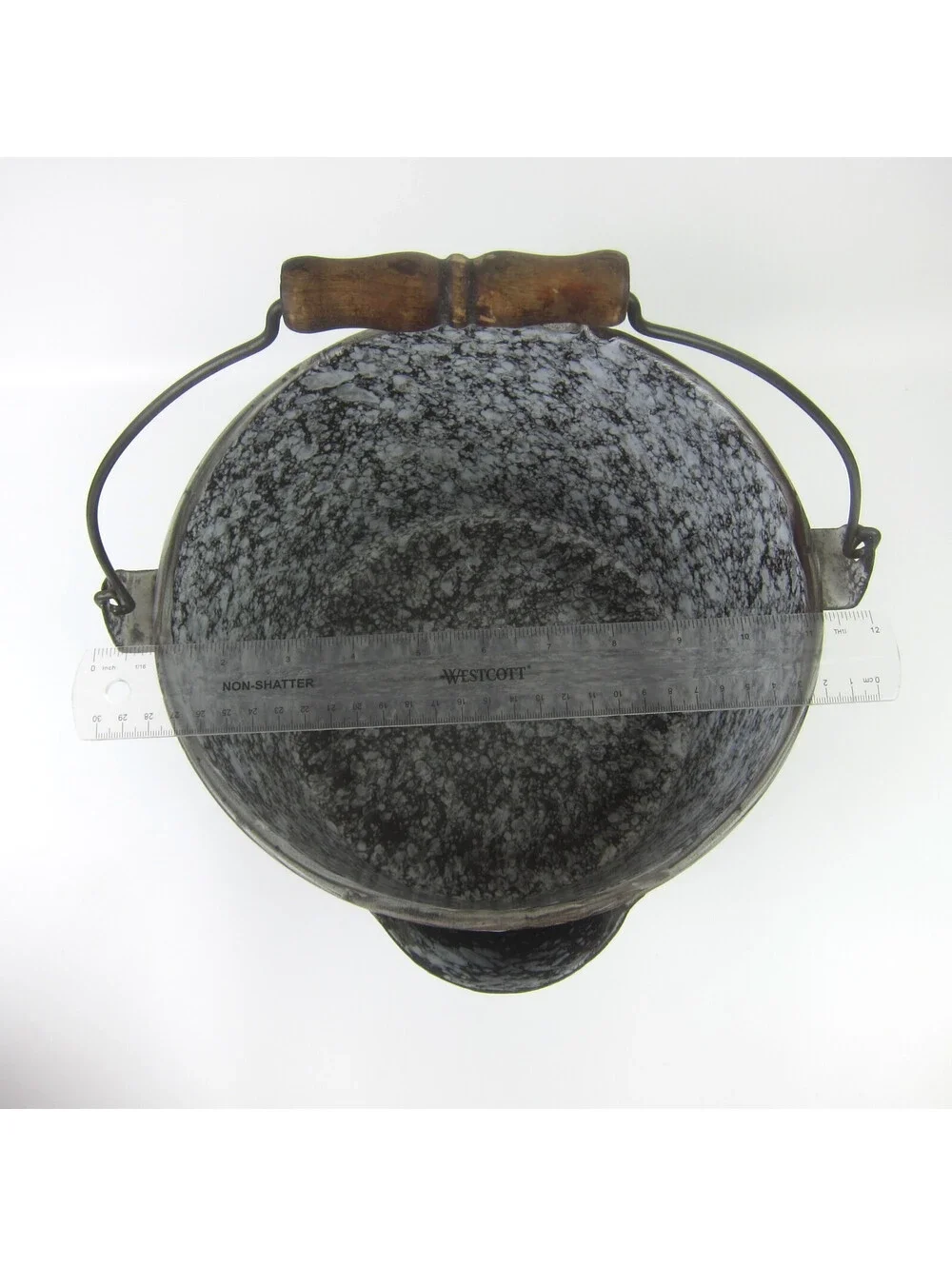 N/A antique graniteware